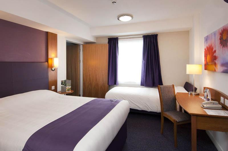Premier Inn Haydock Park/M6 J23 Воррінгтон Екстер'єр фото