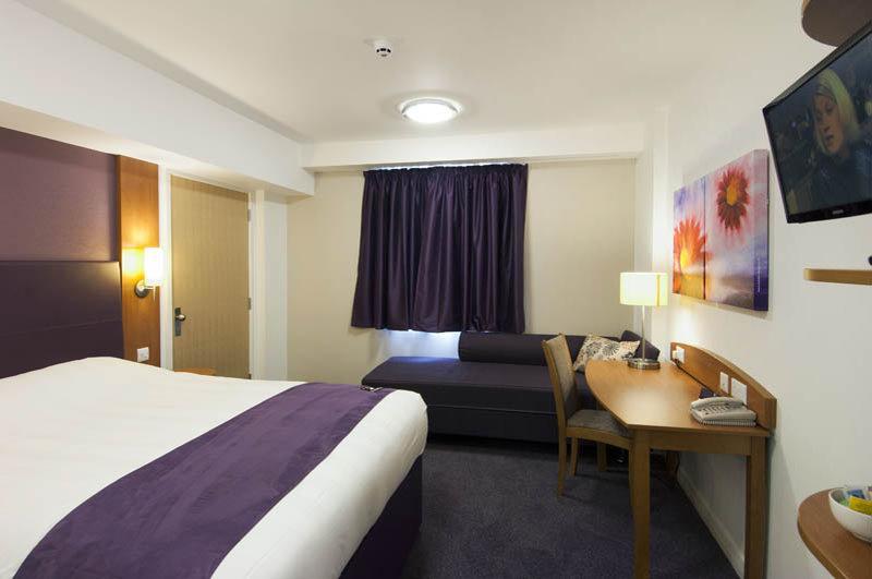 Premier Inn Haydock Park/M6 J23 Воррінгтон Екстер'єр фото